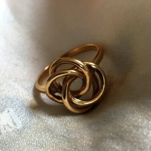 Triple Love Knot Ring @SelectionCoste