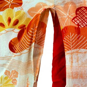 vintage-japanese-red-wave-print-silk-crepe-kimono-detail